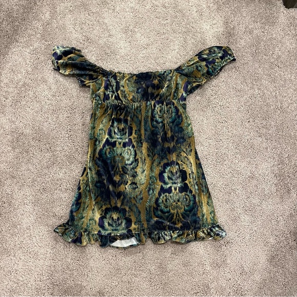 UO Claudette Velvet Babydoll Dress - Picture 2 of 4